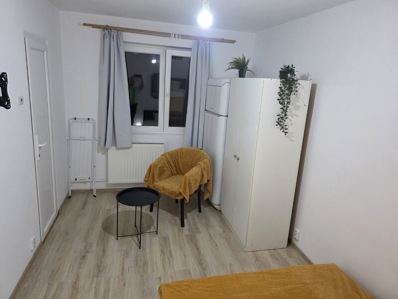 Unirii, rond Alba Iulia, pe Moise Nicoara, bloc 4 etaje