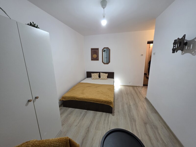 Unirii, rond Alba Iulia, pe Moise Nicoara, bloc 4 etaje